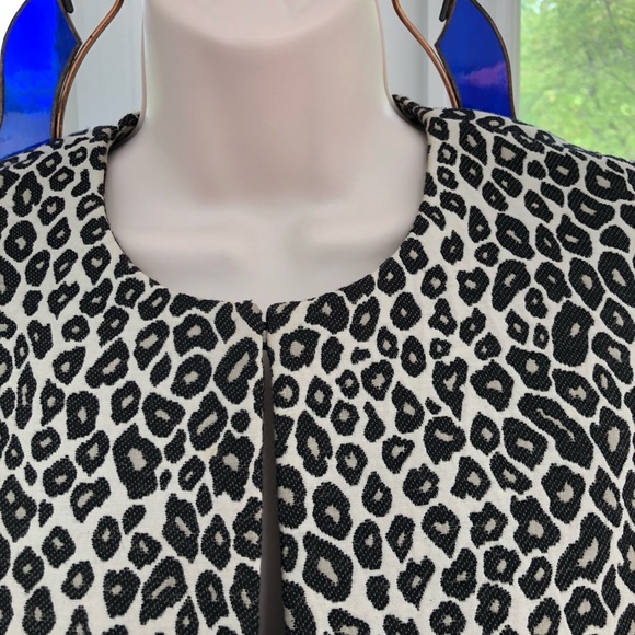 ANN TAYLOR LEOPARD PRINT JACKET - Picture 2 of 7